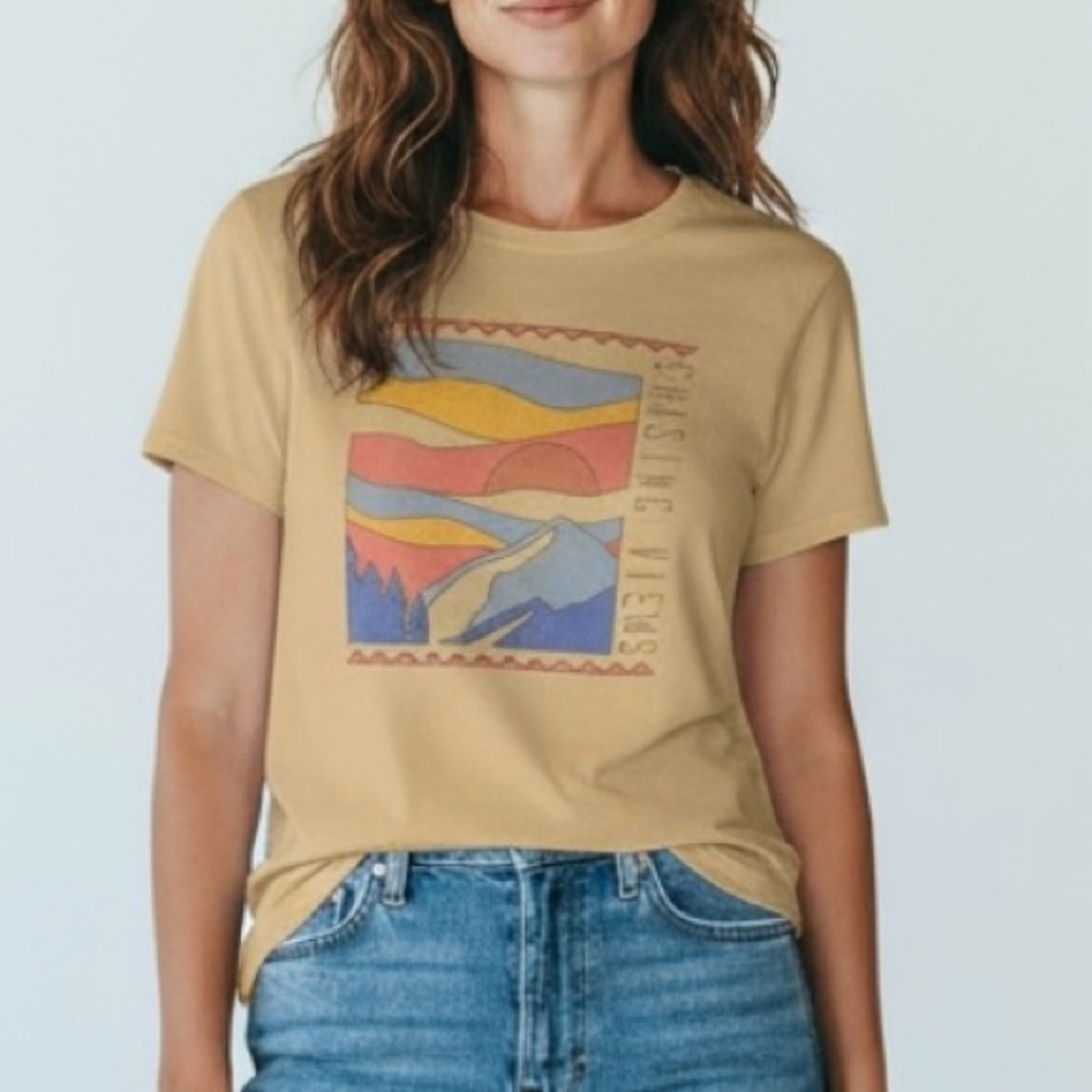Life Integrity‎ Earth Slogan T-Shirt Chasing Views In Yellow Women’s Size S